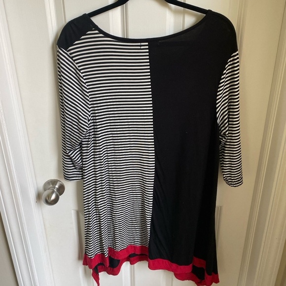 Black&White Striped Tunic Top - Picture 2 of 4
